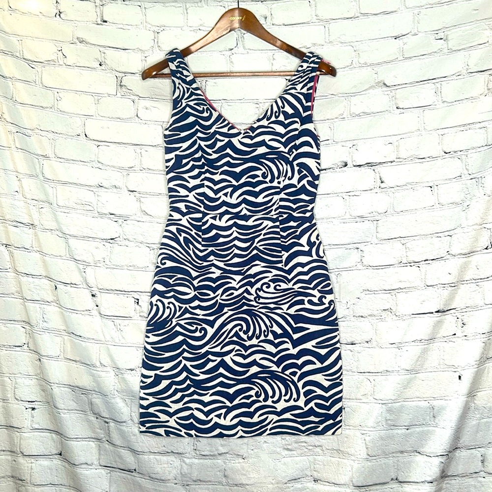 Lilly Pulitzer Blue White V-Neck Sleeveless Brocade Like Cotton Dress Size 4